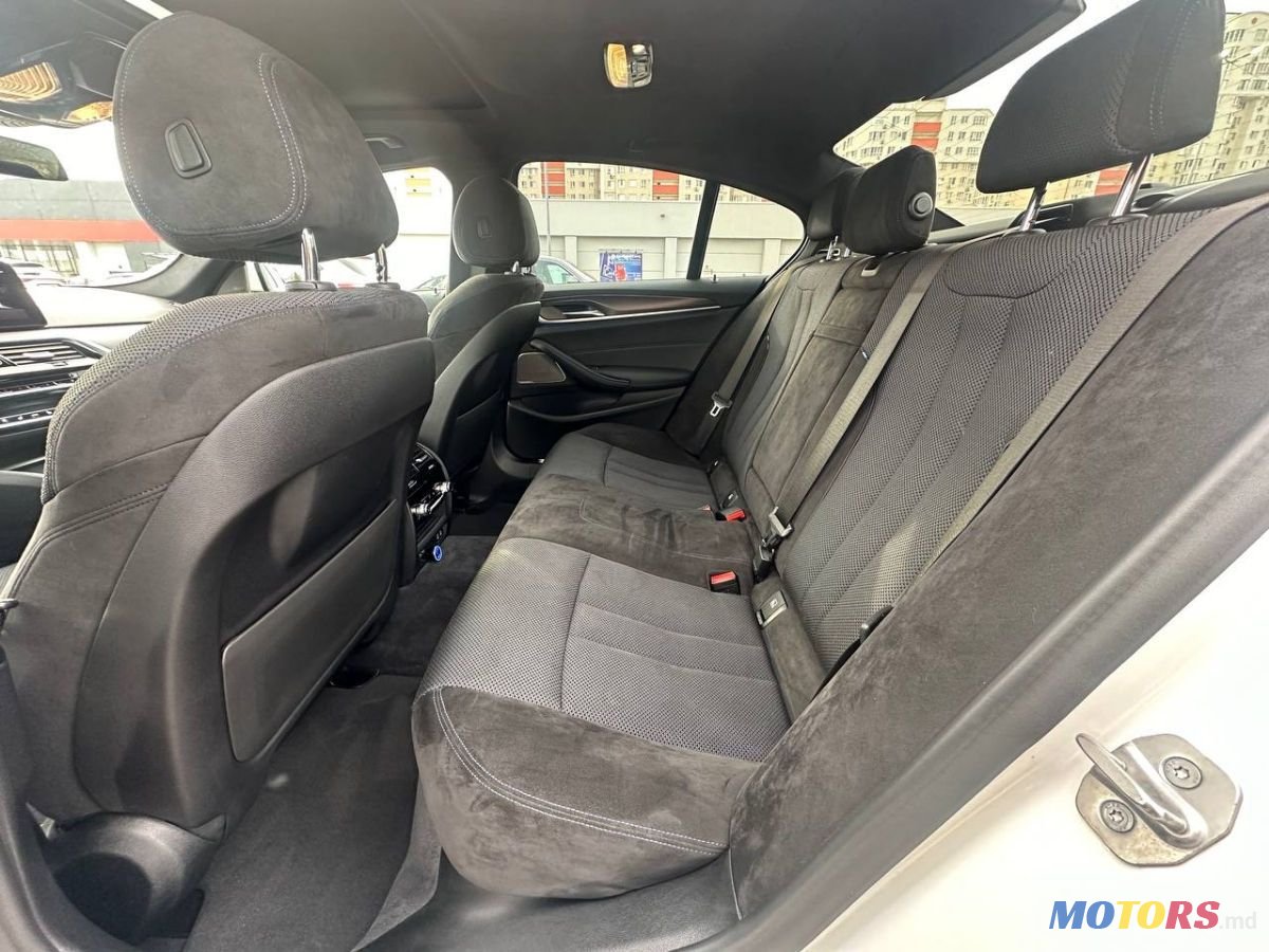 2020' BMW 5 Series photo #3