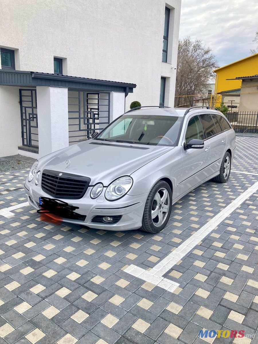 2004' Mercedes-Benz E-Class photo #1