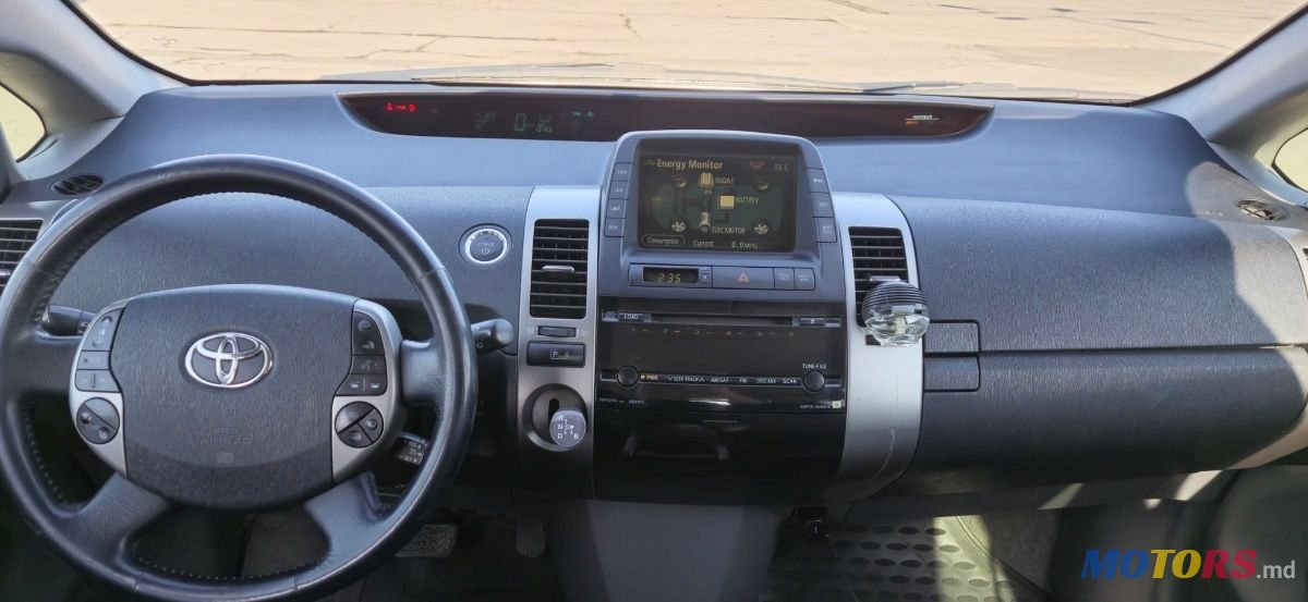 2008' Toyota Prius photo #5