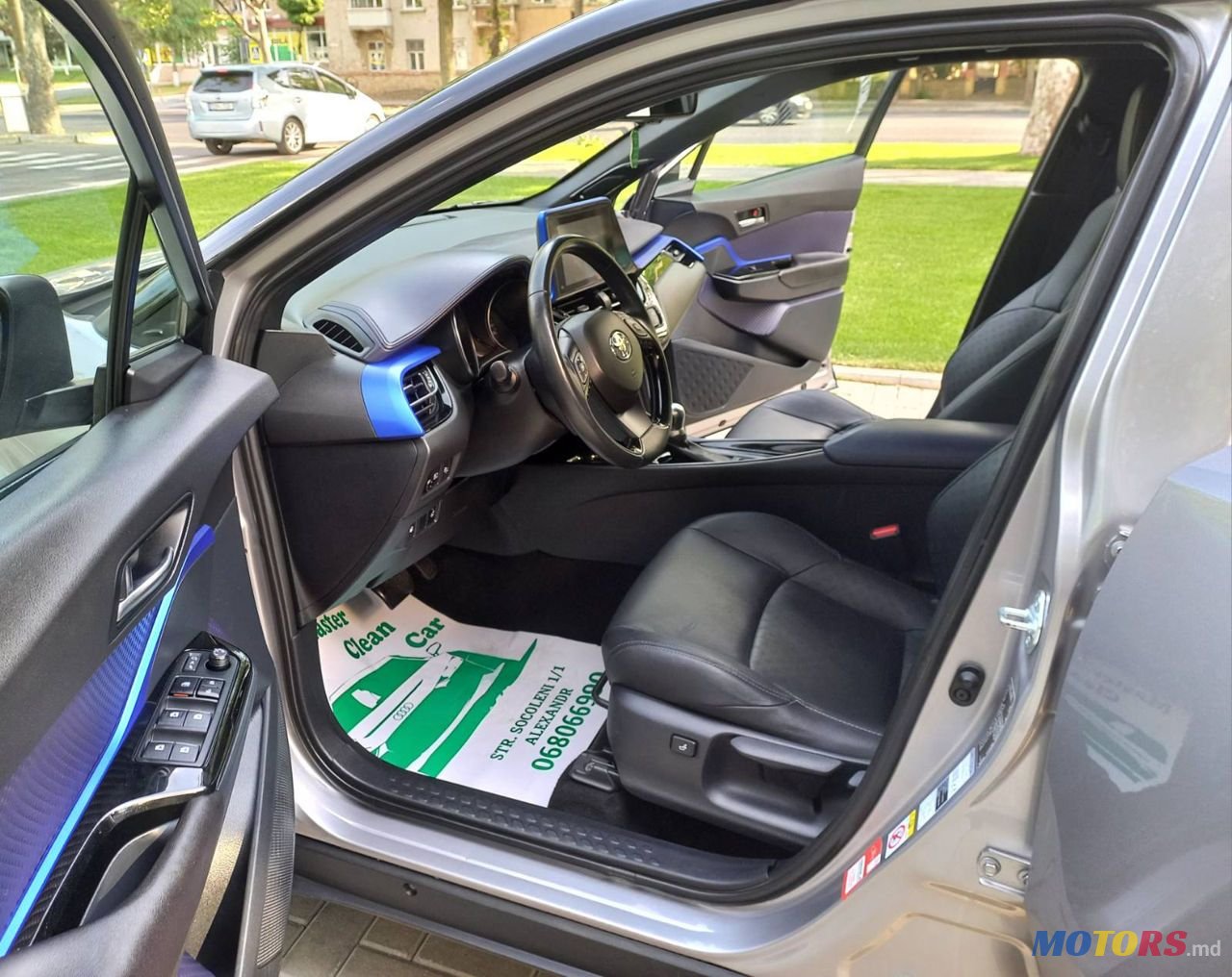 2017' Toyota C-HR photo #5