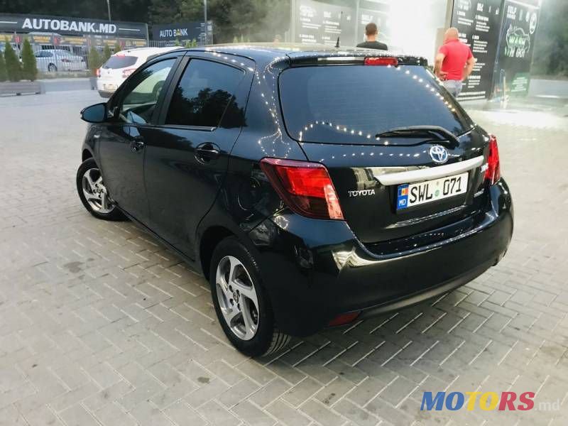 2016' Toyota Yaris photo #3