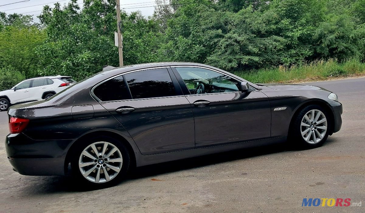 2013' BMW 5 Series photo #3