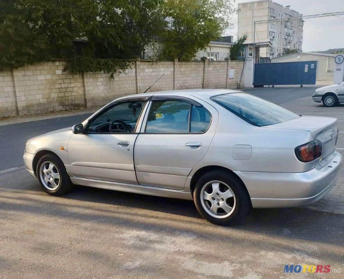 2001' Nissan Primera photo #1