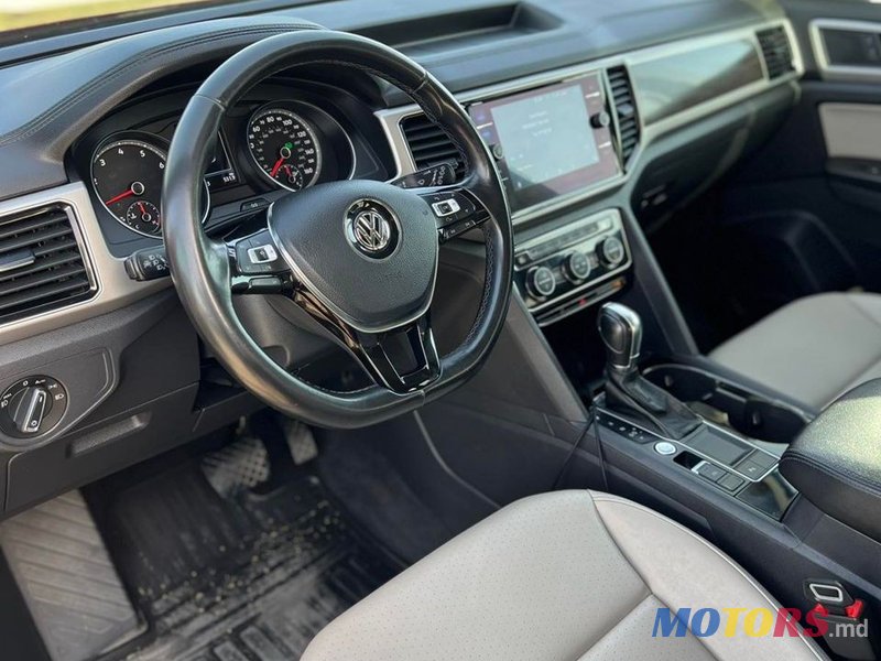 2018' Volkswagen Atlas photo #6