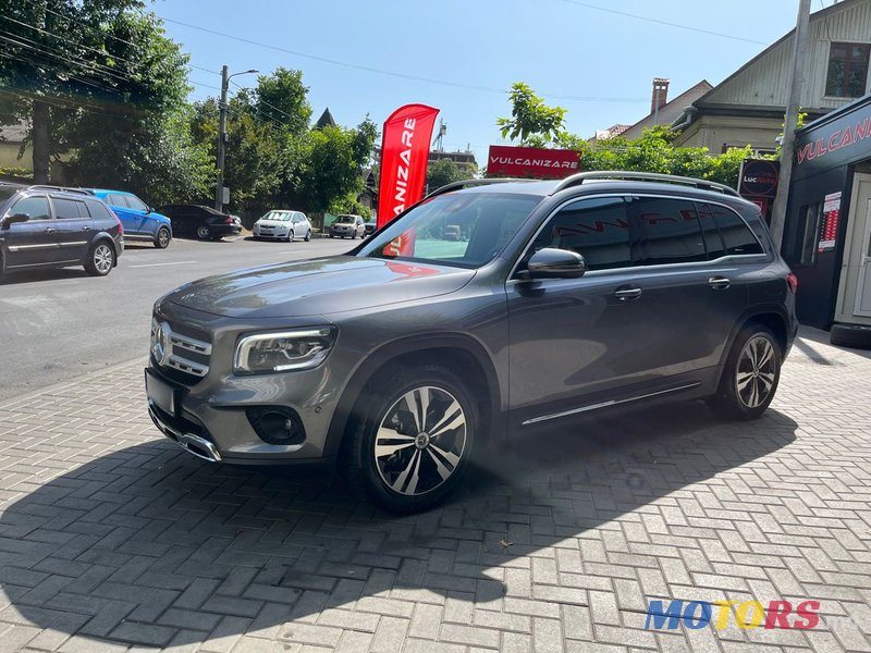 2020' Mercedes-Benz GLC photo #4