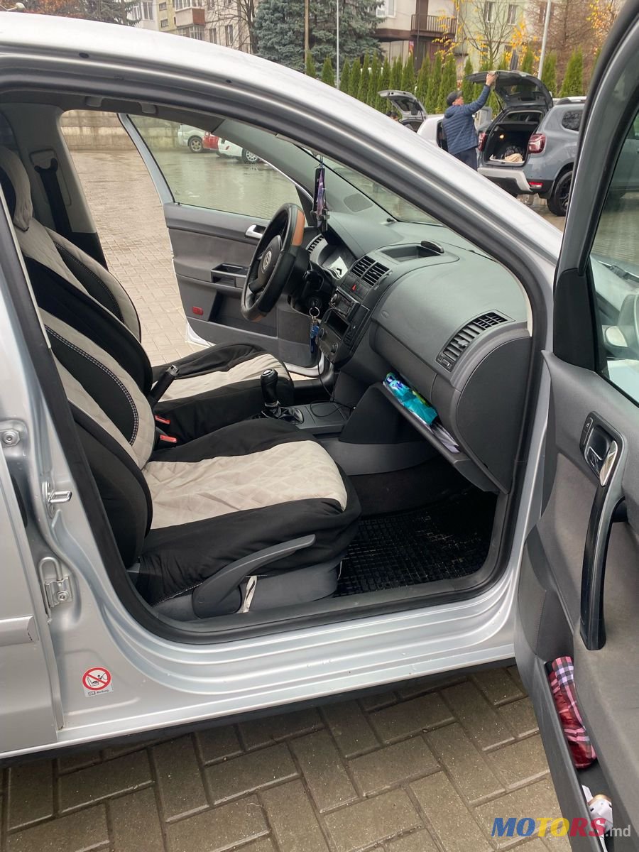 2005' Volkswagen Polo photo #6