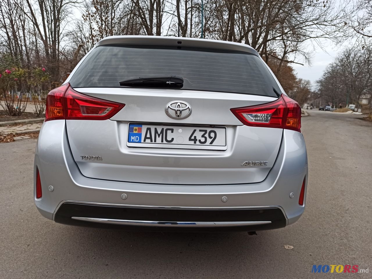 2013' Toyota Auris photo #3