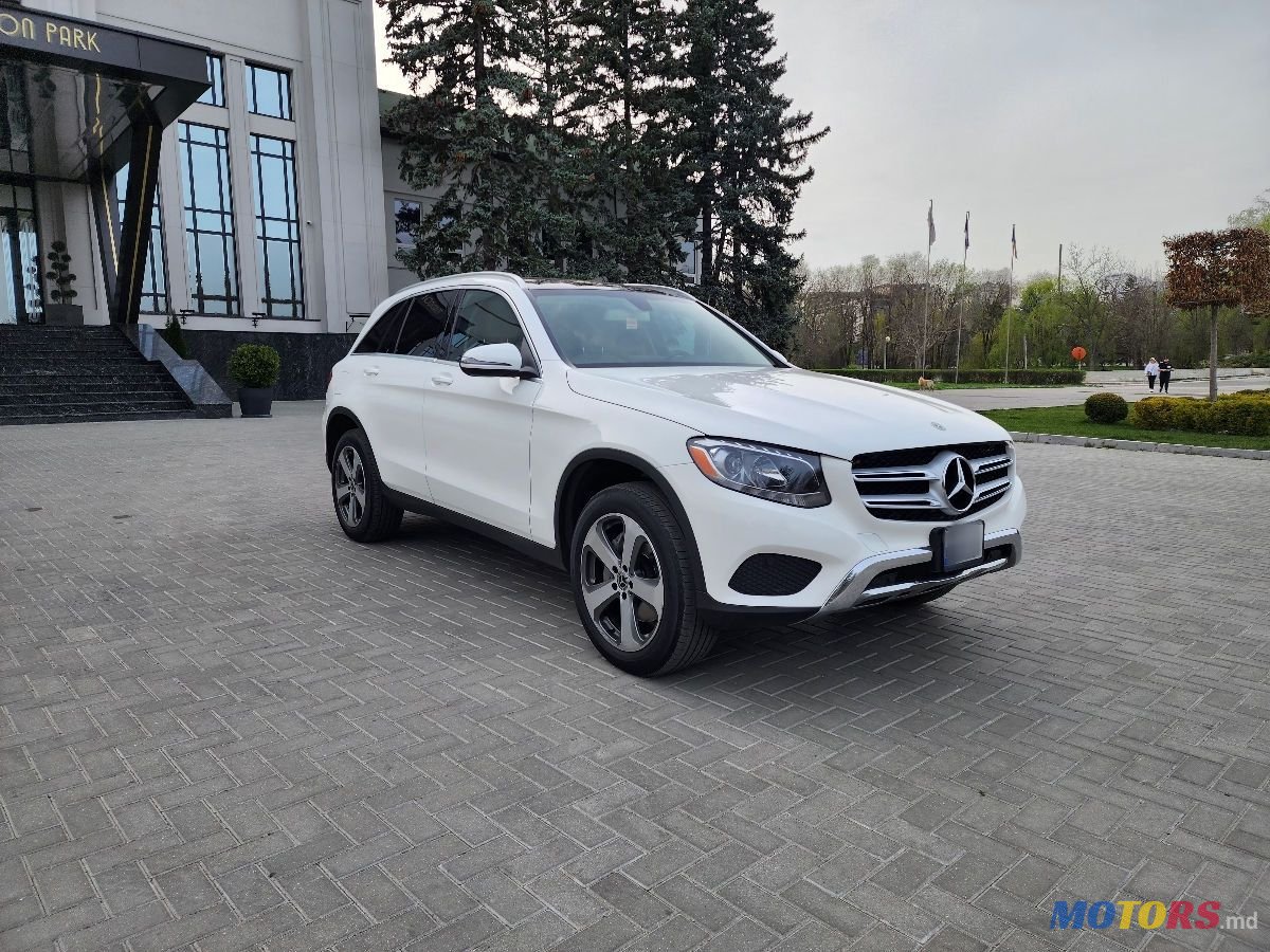 2017' Mercedes-Benz GLC photo #2