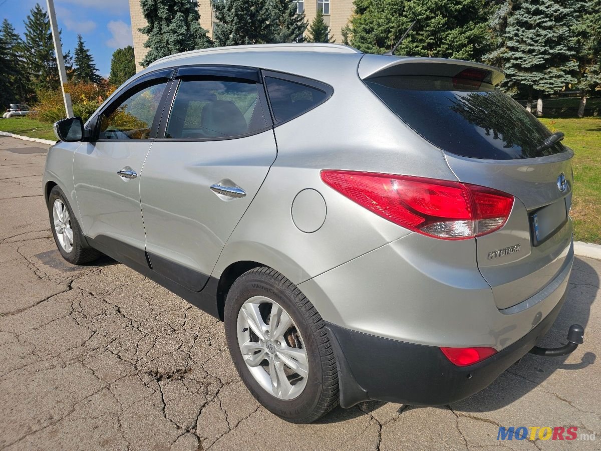 2011' Hyundai Tucson photo #4