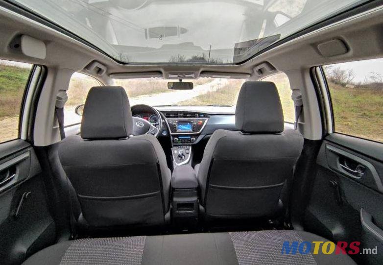 2014' Toyota Auris photo #4