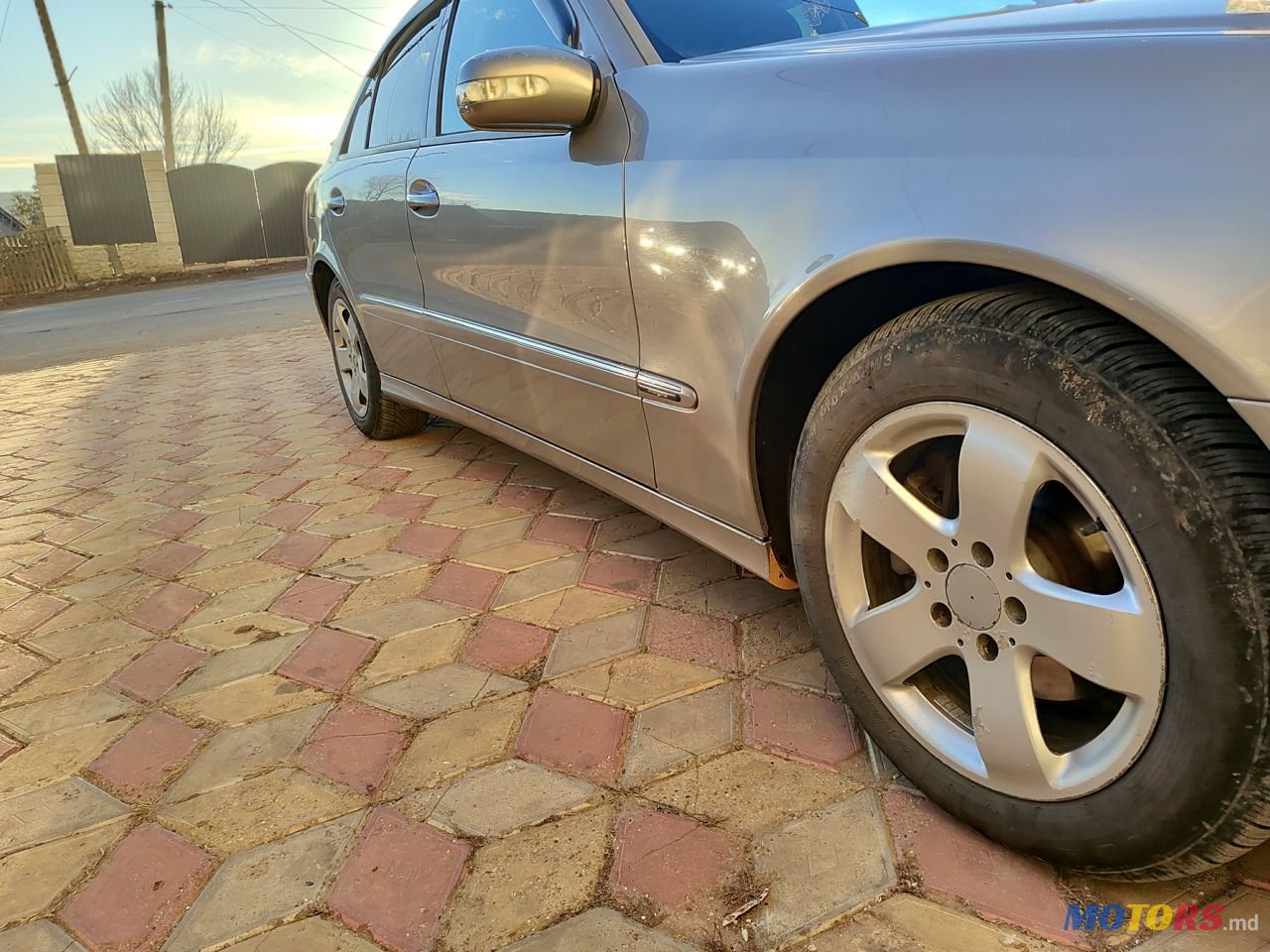 2005' Mercedes-Benz E-Class photo #3