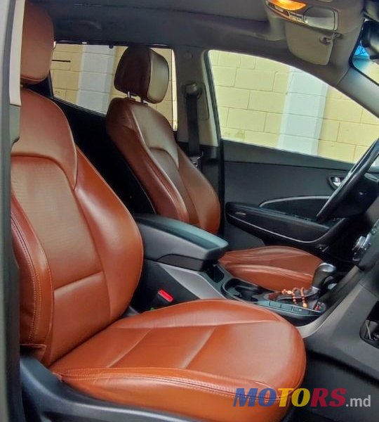 2013' Hyundai Santa Fe photo #6
