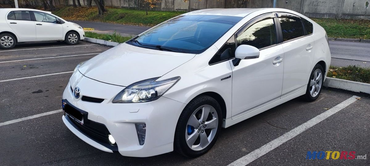 2012' Toyota Prius photo #2
