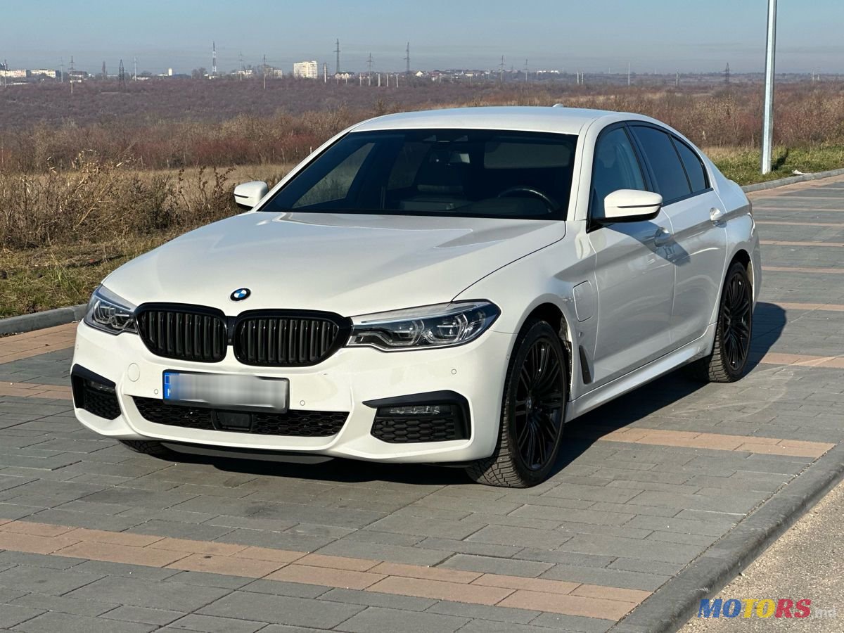 2020' BMW 5 Series photo #3