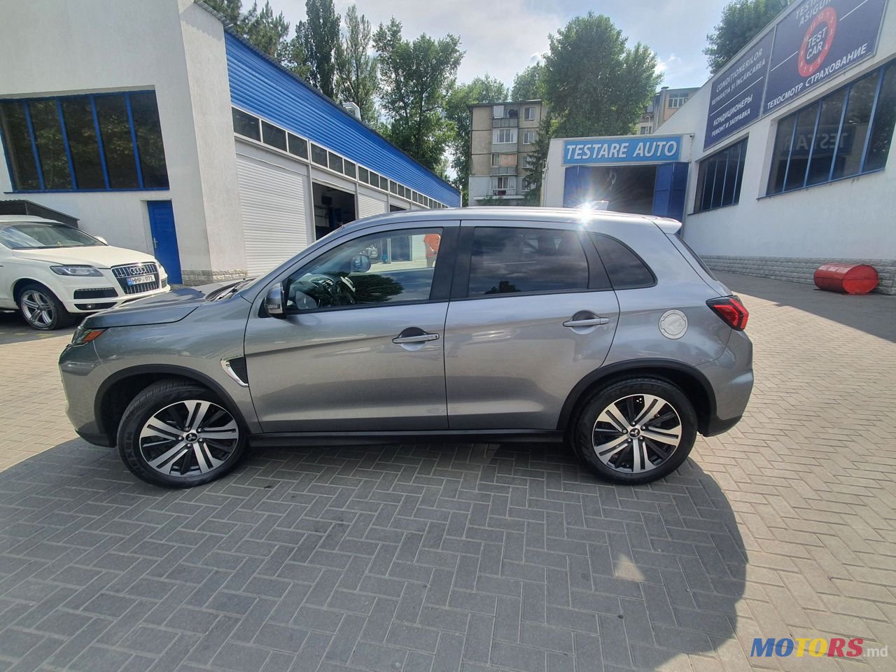 2019' Mitsubishi Outlander photo #6