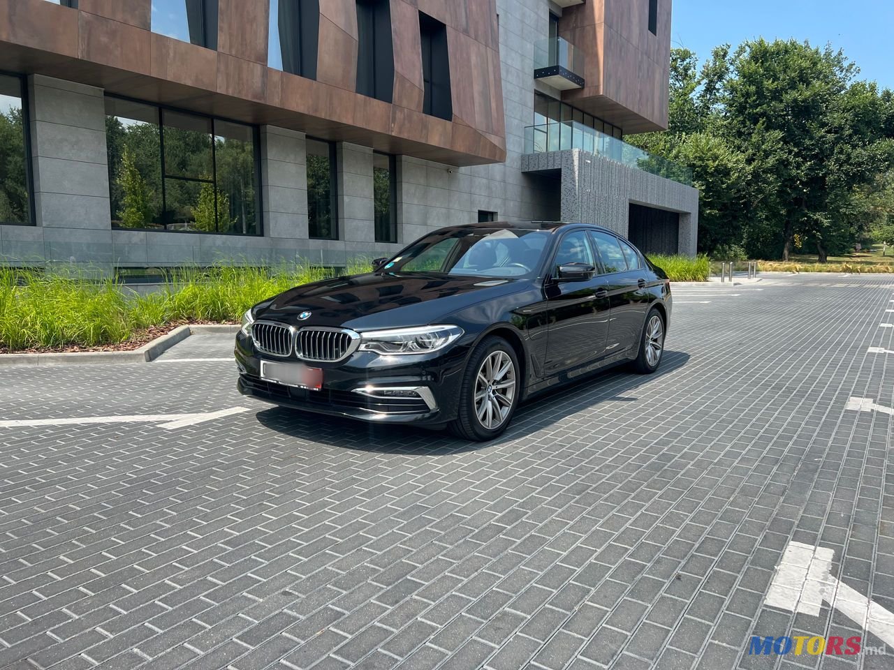 2019' BMW 5 Series photo #1