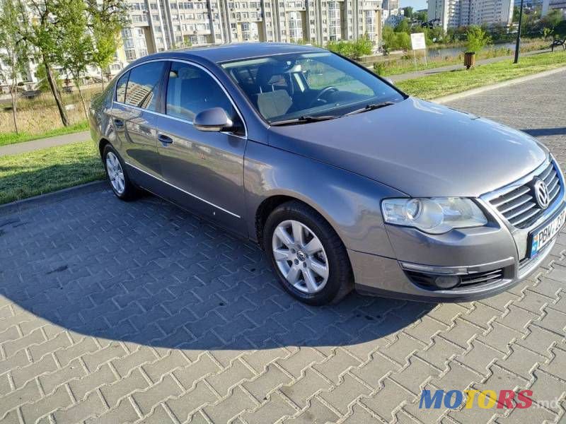 2007' Volkswagen Passat photo #3