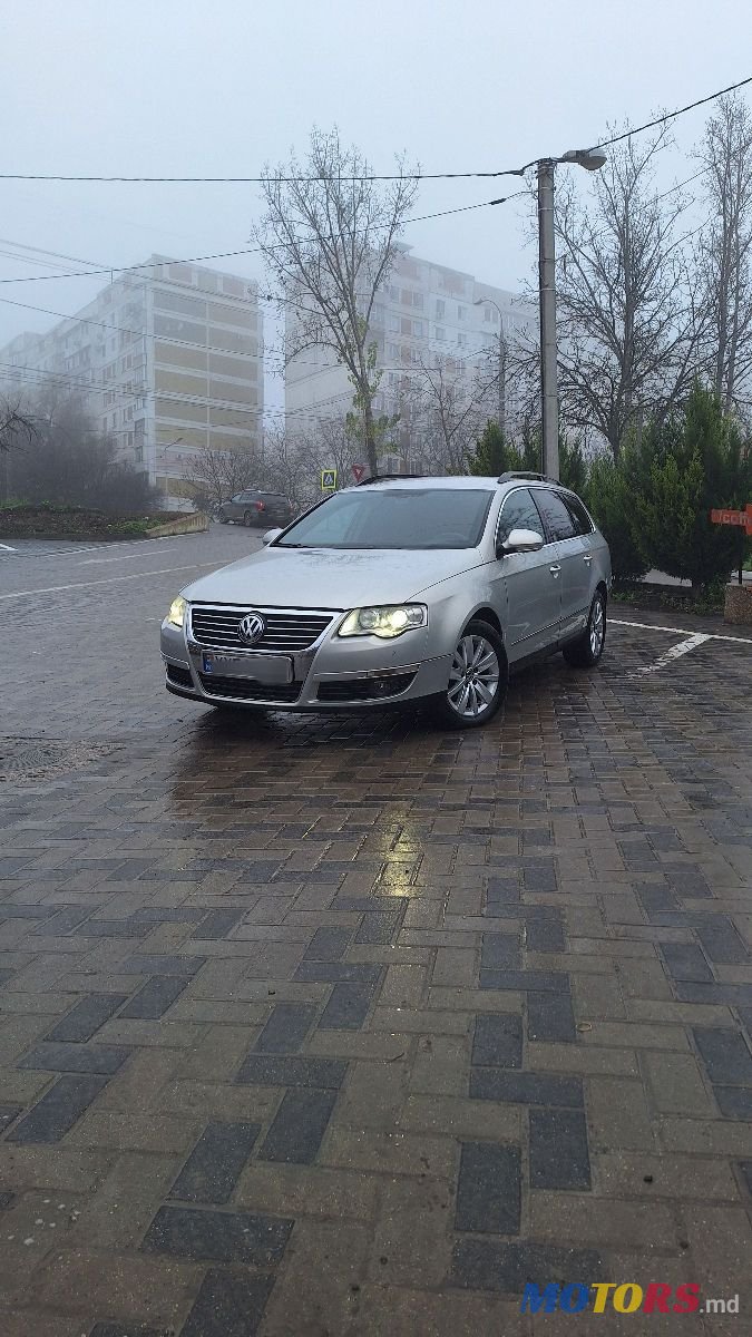 2010' Volkswagen Passat photo #2