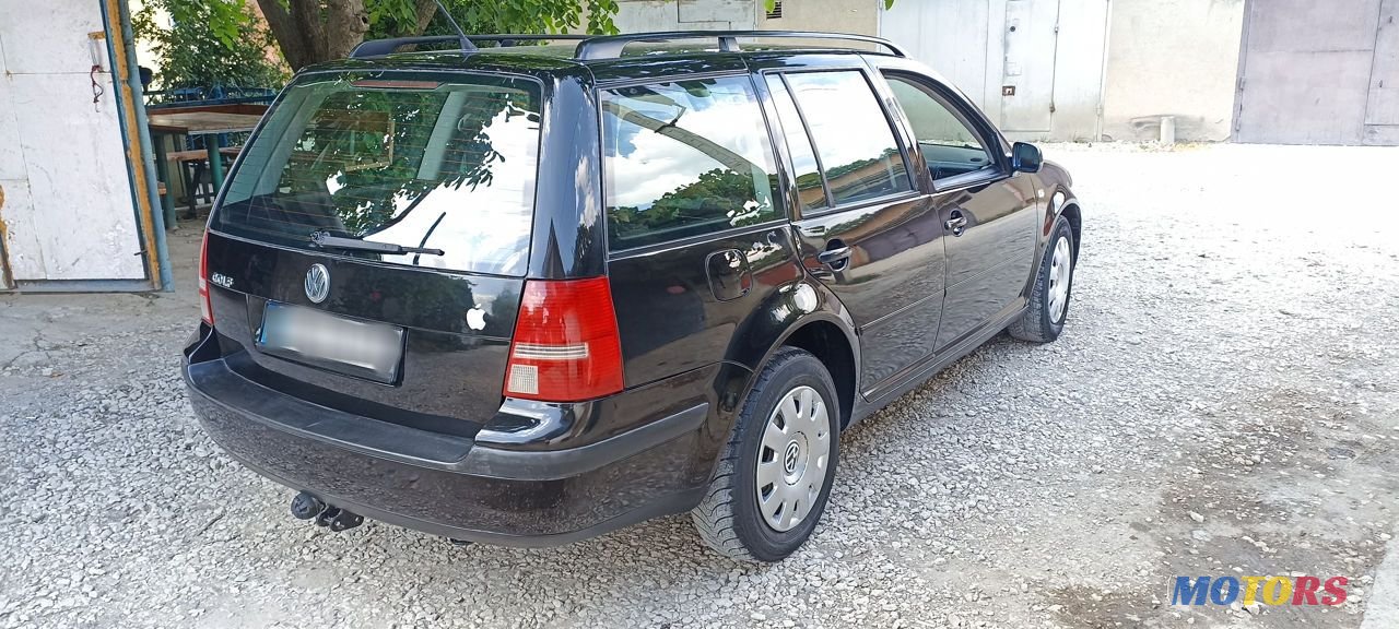 2003' Volkswagen Golf photo #4