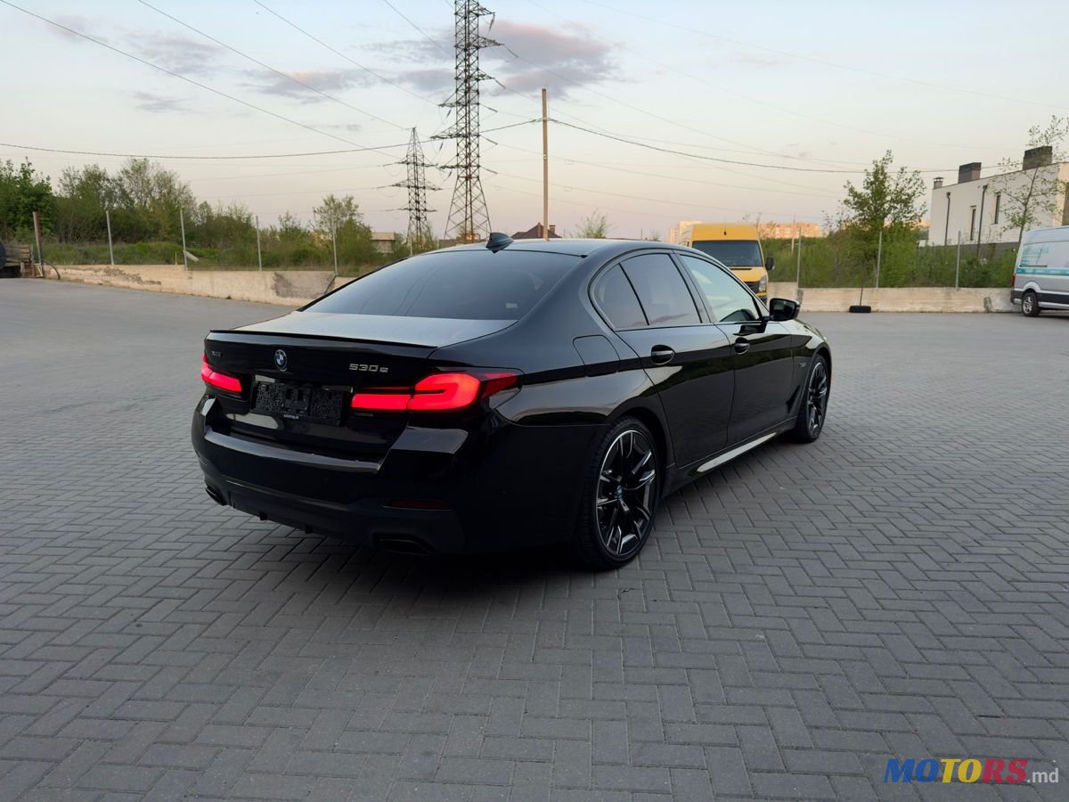 2021' BMW 5 Series photo #3