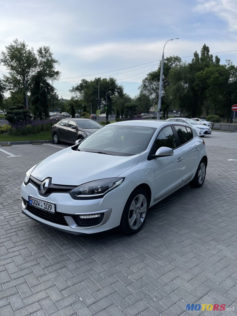 2014' Renault Megane photo #2