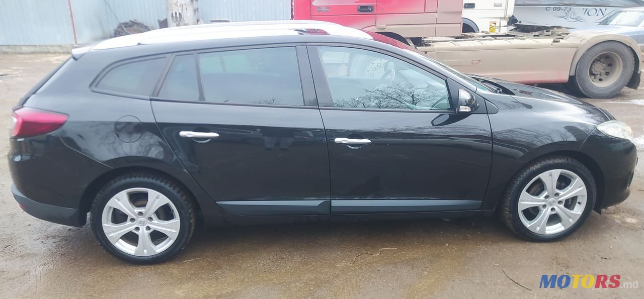 2010' Renault Megane photo #3