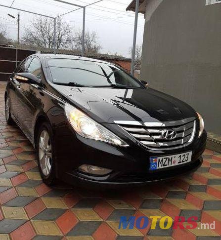 2011' Hyundai Sonata photo #1