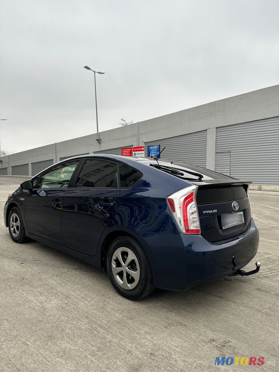 2012' Toyota Prius photo #4