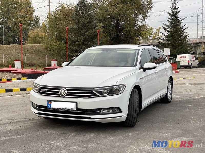 2015' Volkswagen Passat photo #2