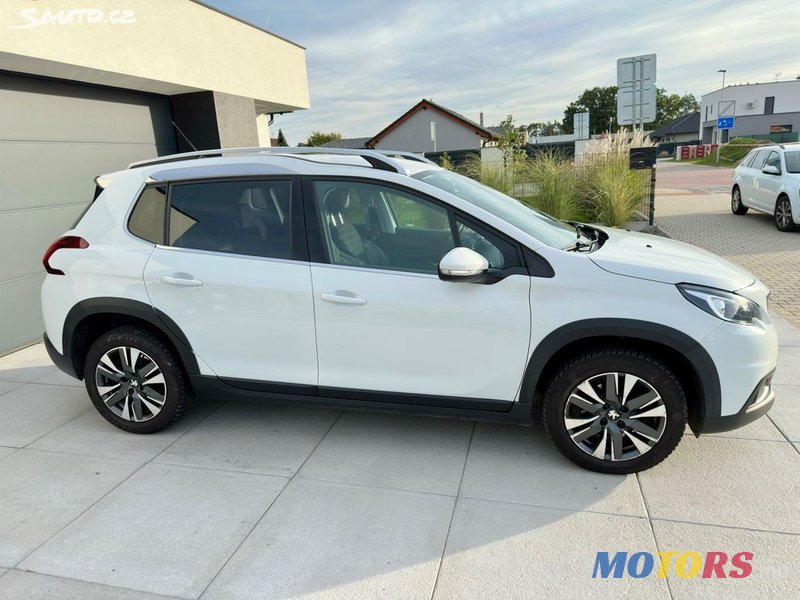 2019' Peugeot 2008 photo #2