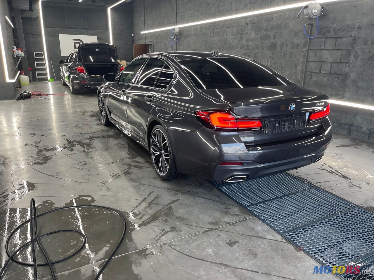 2021' BMW 5 Series photo #4
