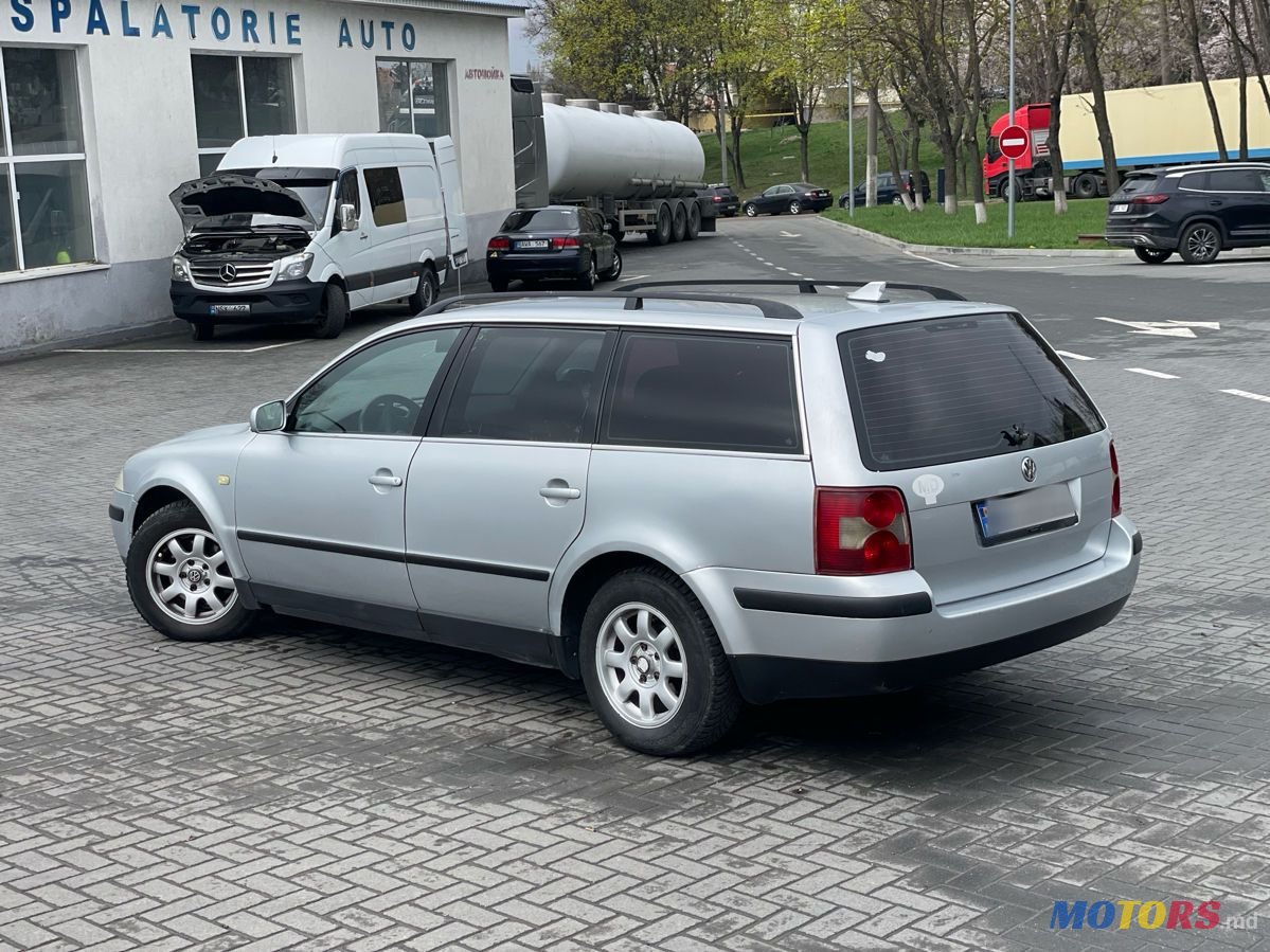2003' Volkswagen Passat photo #6