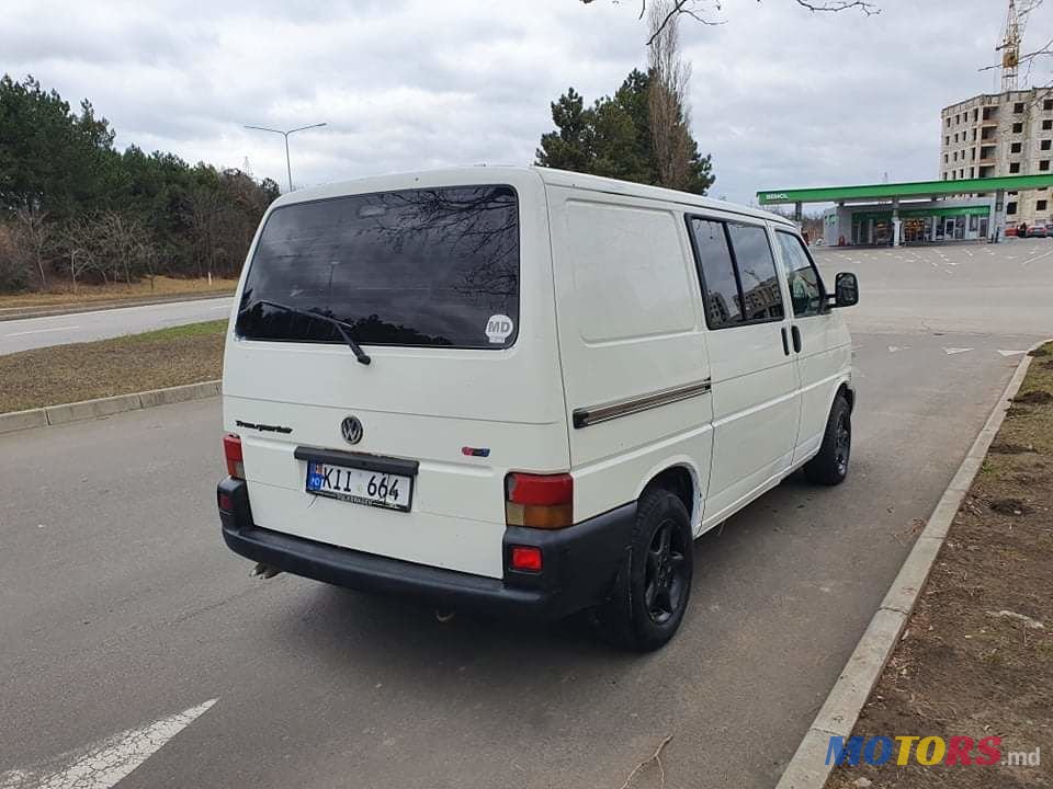 2002' Volkswagen Transporter photo #6
