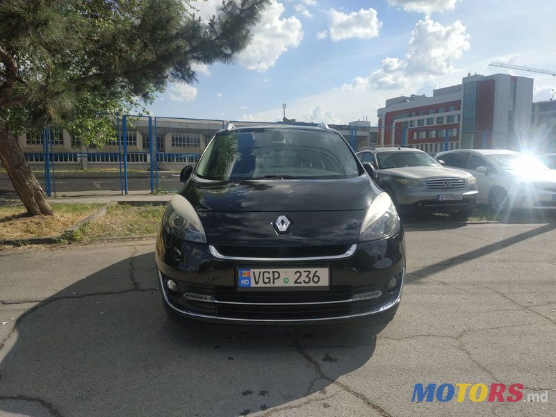 2012' Renault Grand Scenic photo #5