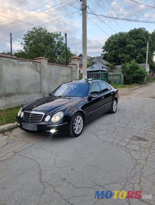 2004' Mercedes-Benz E-Class photo #3