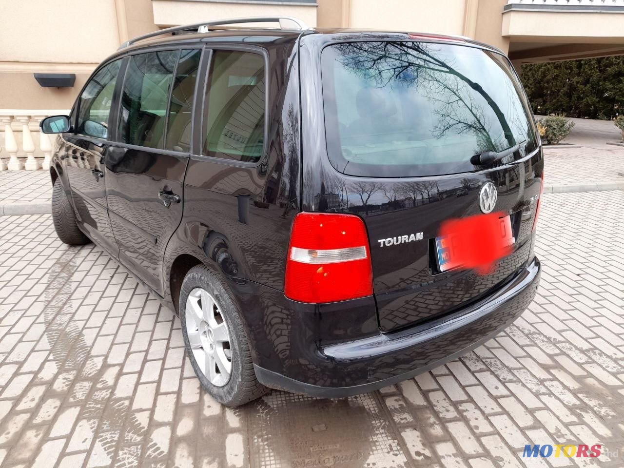 2004' Volkswagen Touran photo #4