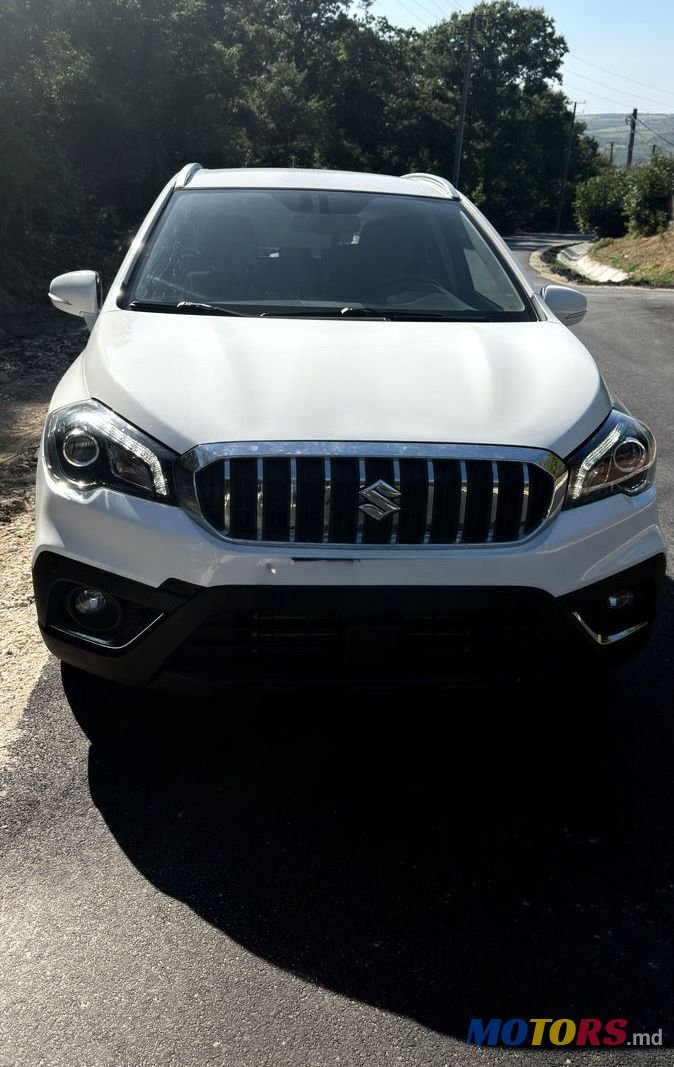 2019' Suzuki SX4 photo #1