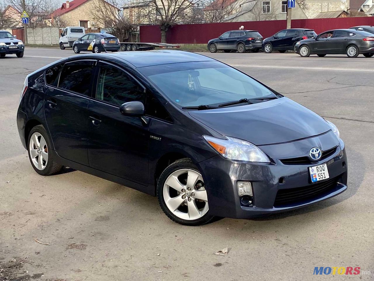 2010' Toyota Prius photo #3