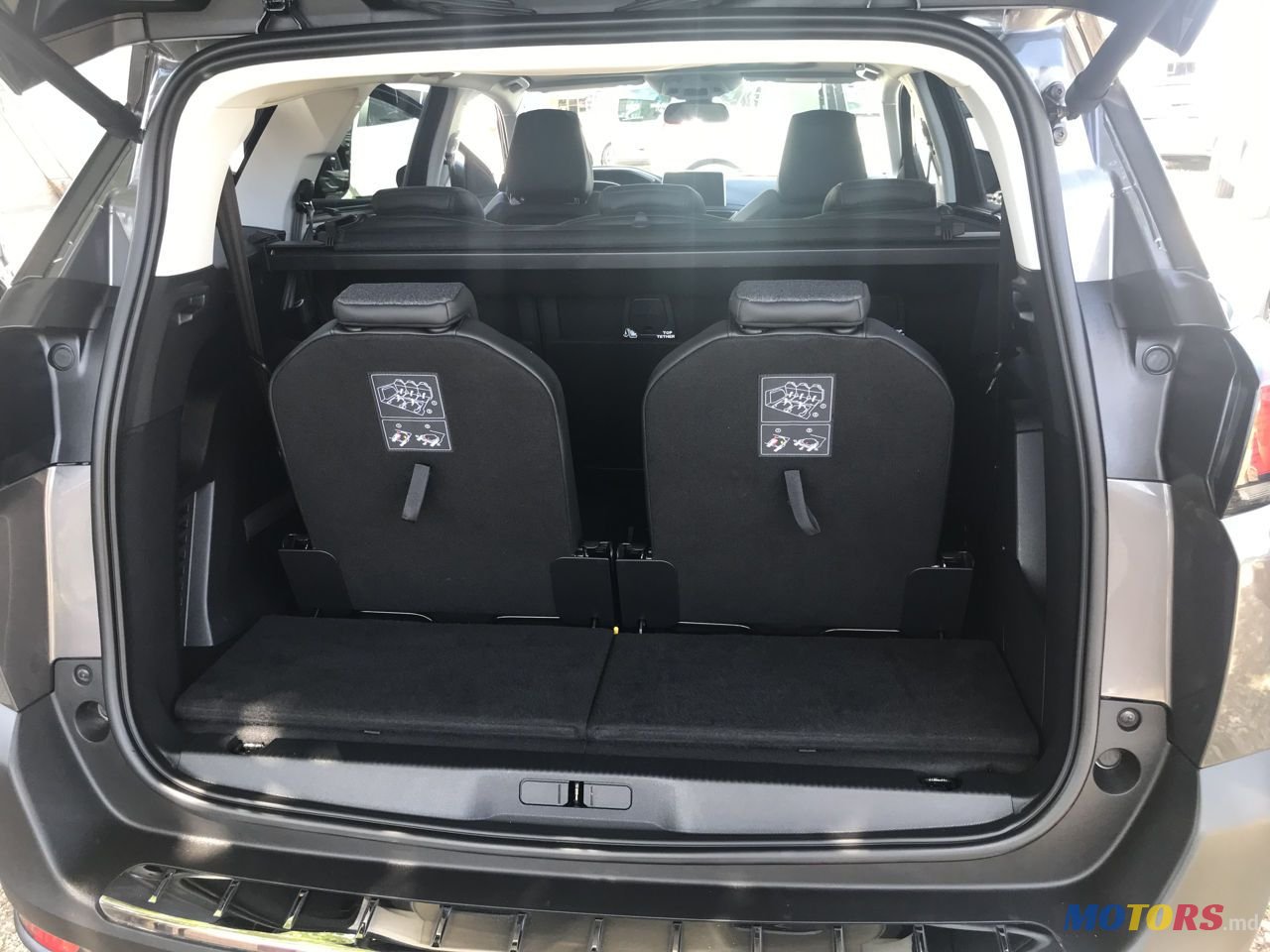 2019' Peugeot 5008 photo #5