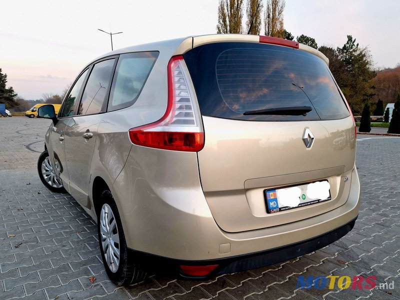 2009' Renault Grand Scenic photo #6