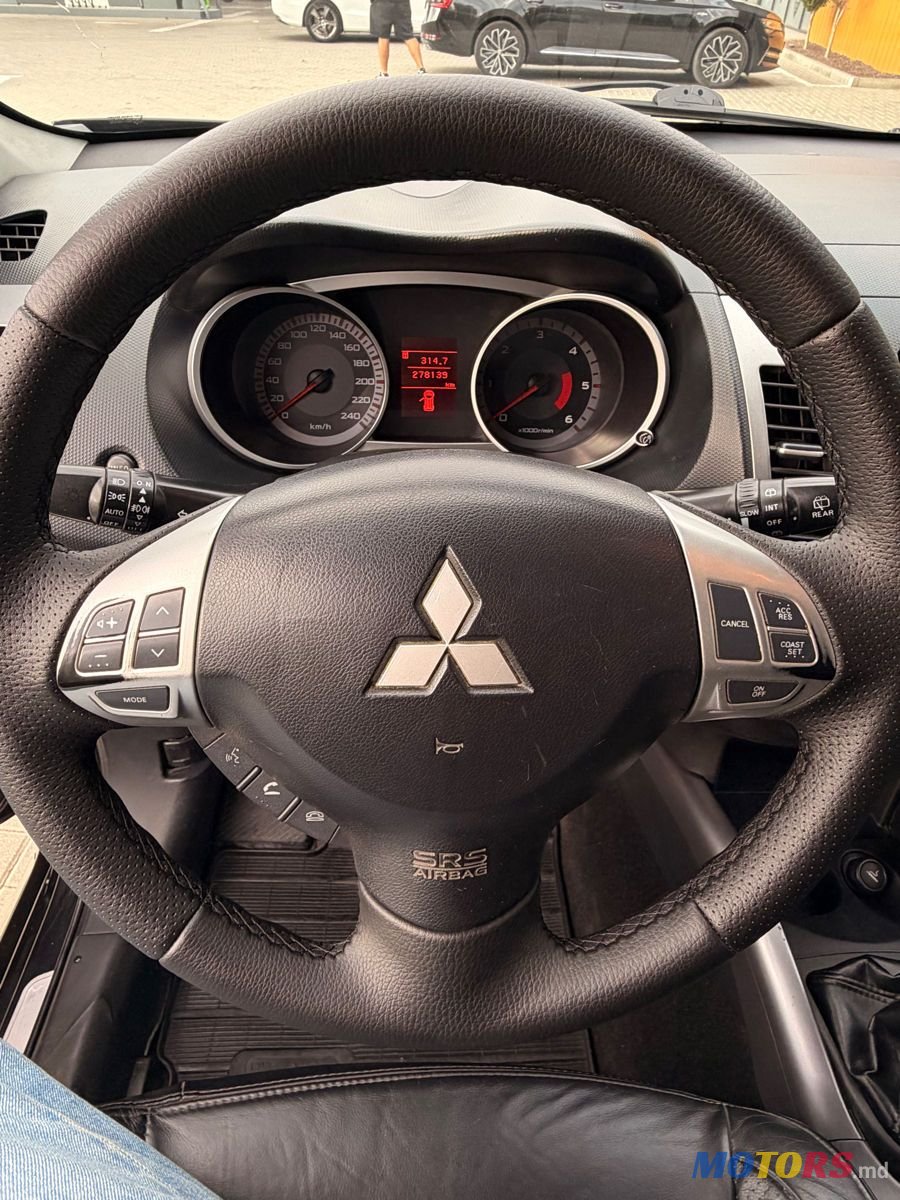 2007' Mitsubishi Outlander photo #5