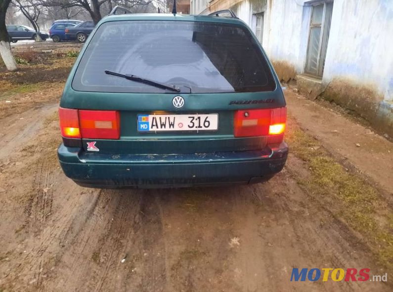 1995' Volkswagen Passat photo #4