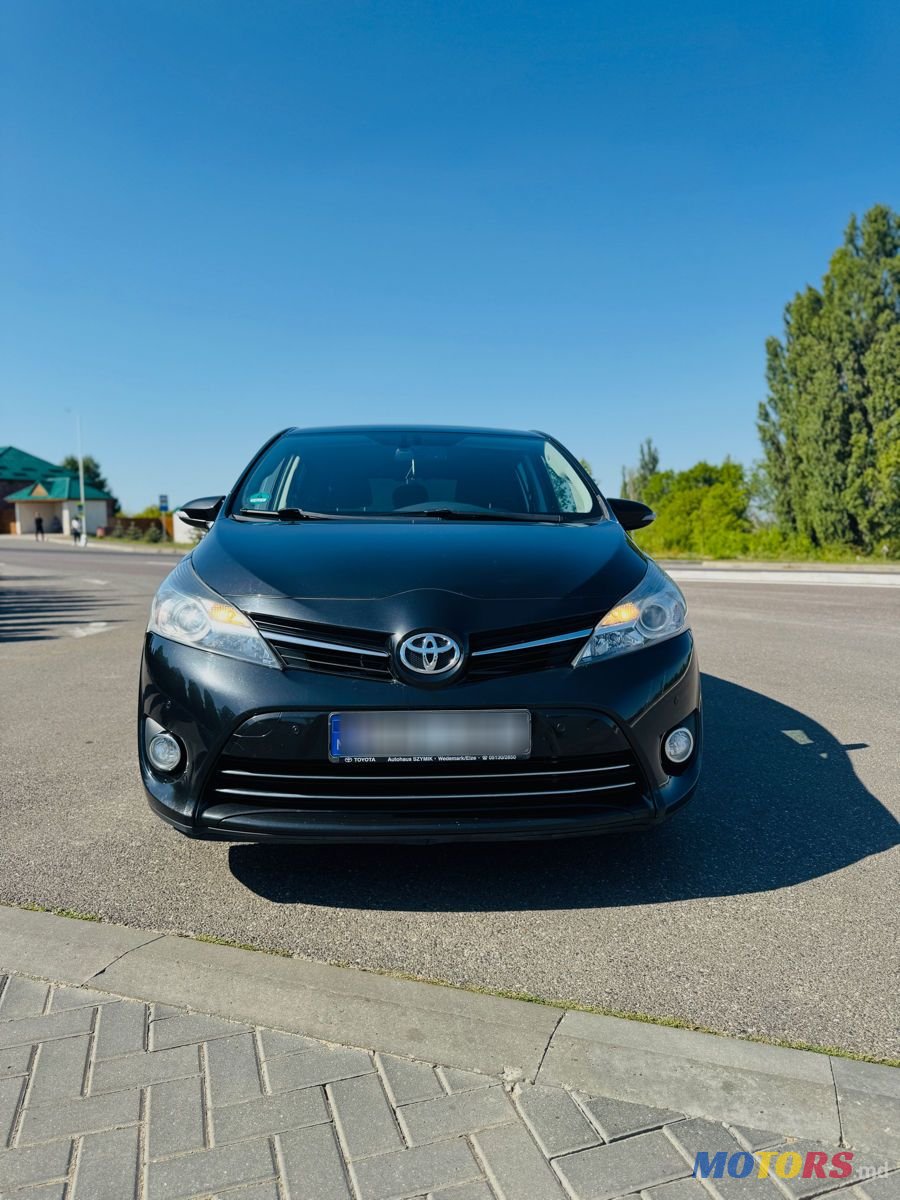 2014' Toyota Verso photo #2