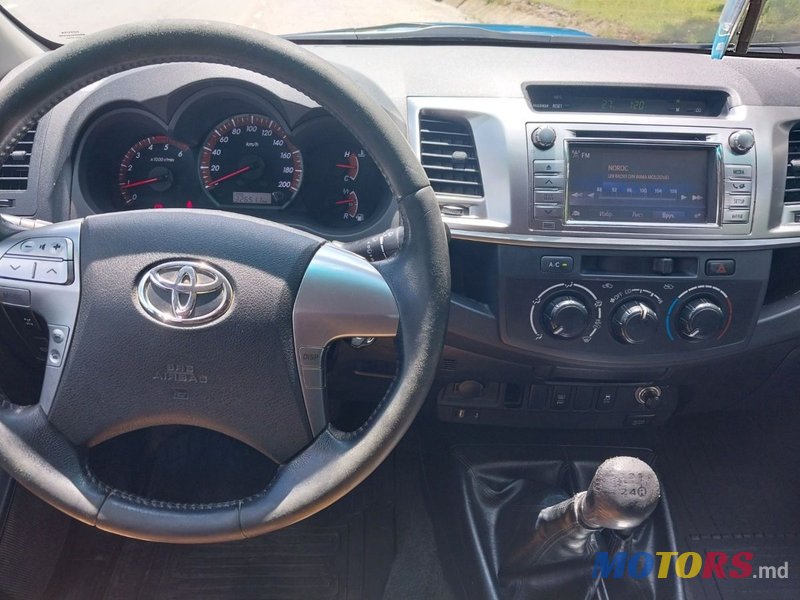 2015' Toyota Hilux photo #4