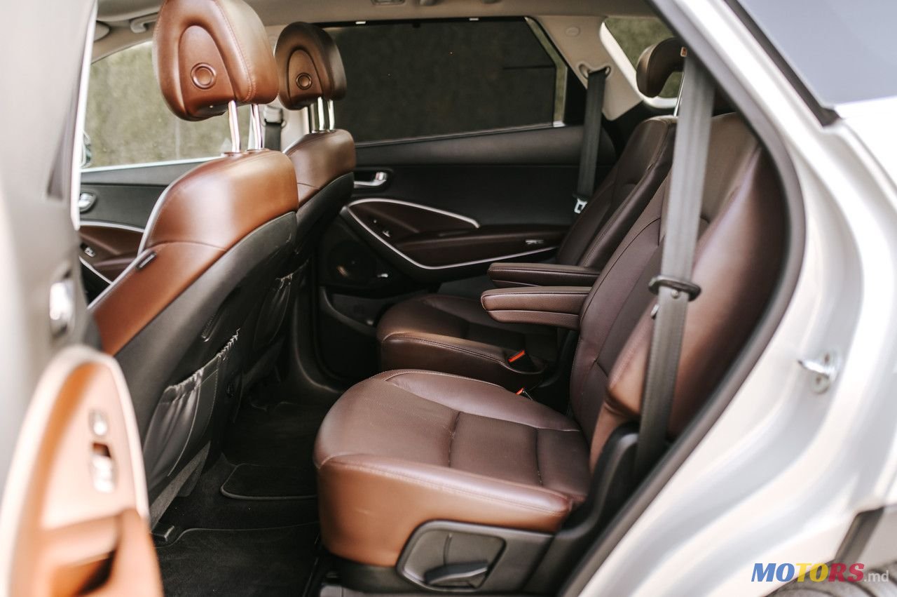 2017' Hyundai Santa Fe photo #6