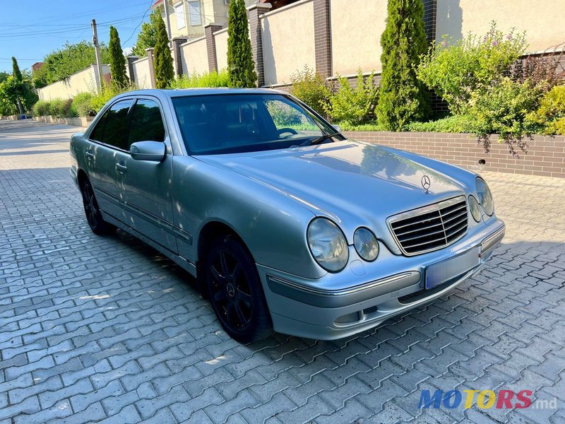 2001' Mercedes-Benz E Класс photo #3