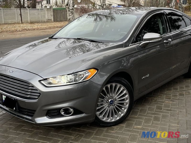 2013' Ford Fusion photo #2