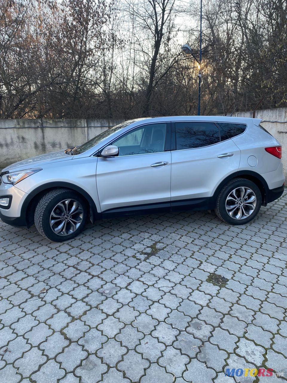 2012' Hyundai Santa Fe photo #2