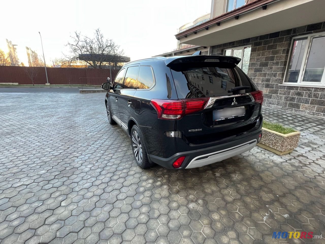 2018' Mitsubishi Outlander photo #3