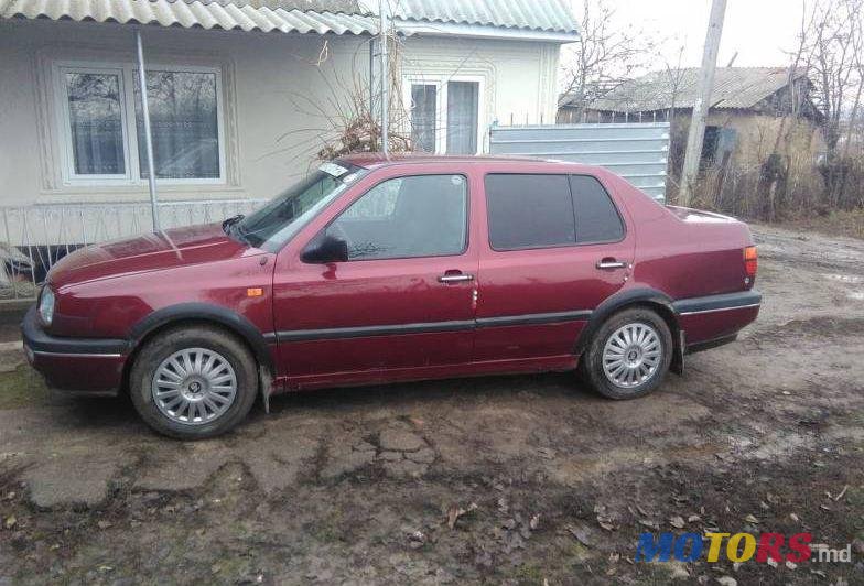 1994' Volkswagen Vento photo #1